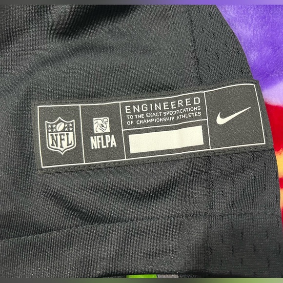 NFL Chiefs Mahomes #15 QB jersey! 
Brand new never weared - Picture 5 of 7